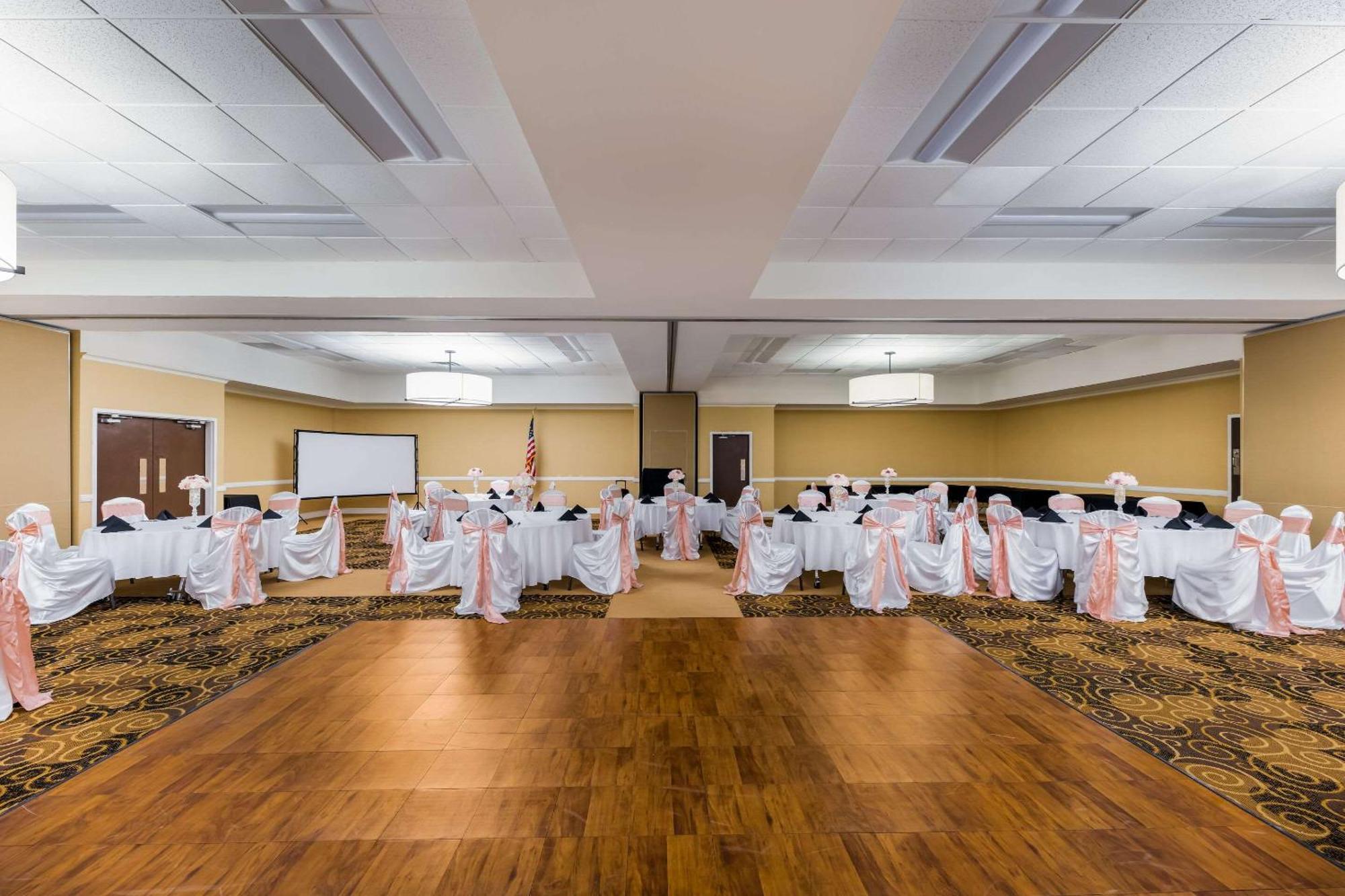 Clarion Hotel San Angelo Near Convention Center エクステリア 写真